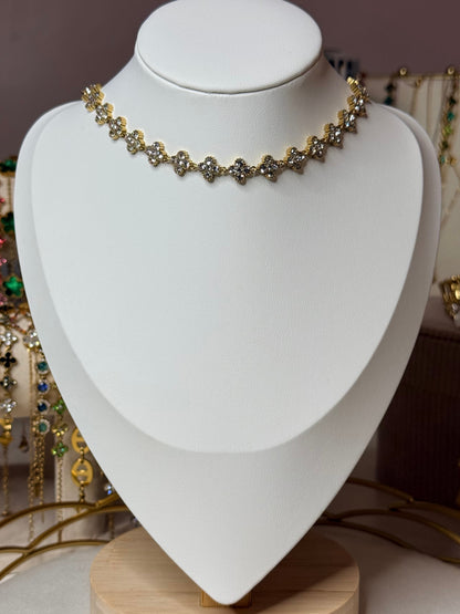 Collier Flowers White ras de cou