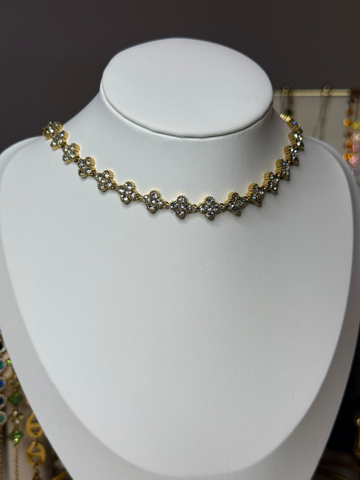 Collier Flowers White ras de cou