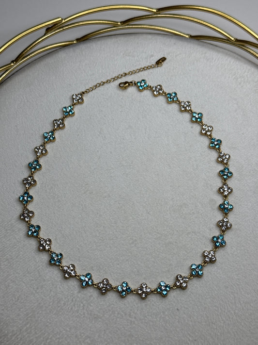 Collier Flowers Bleu Claire/Blanc ras de cou