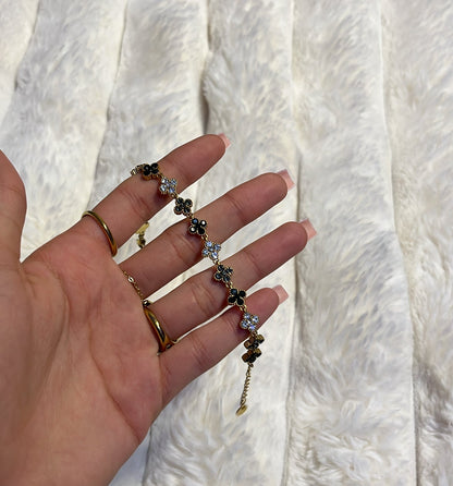 Flower White and Black