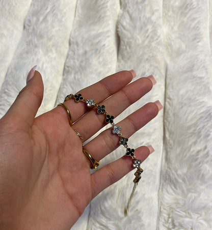 Flower White and Black